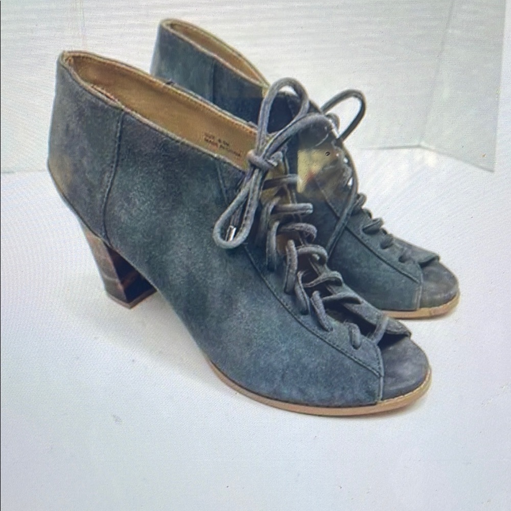 Stylish Gray Women's Heels